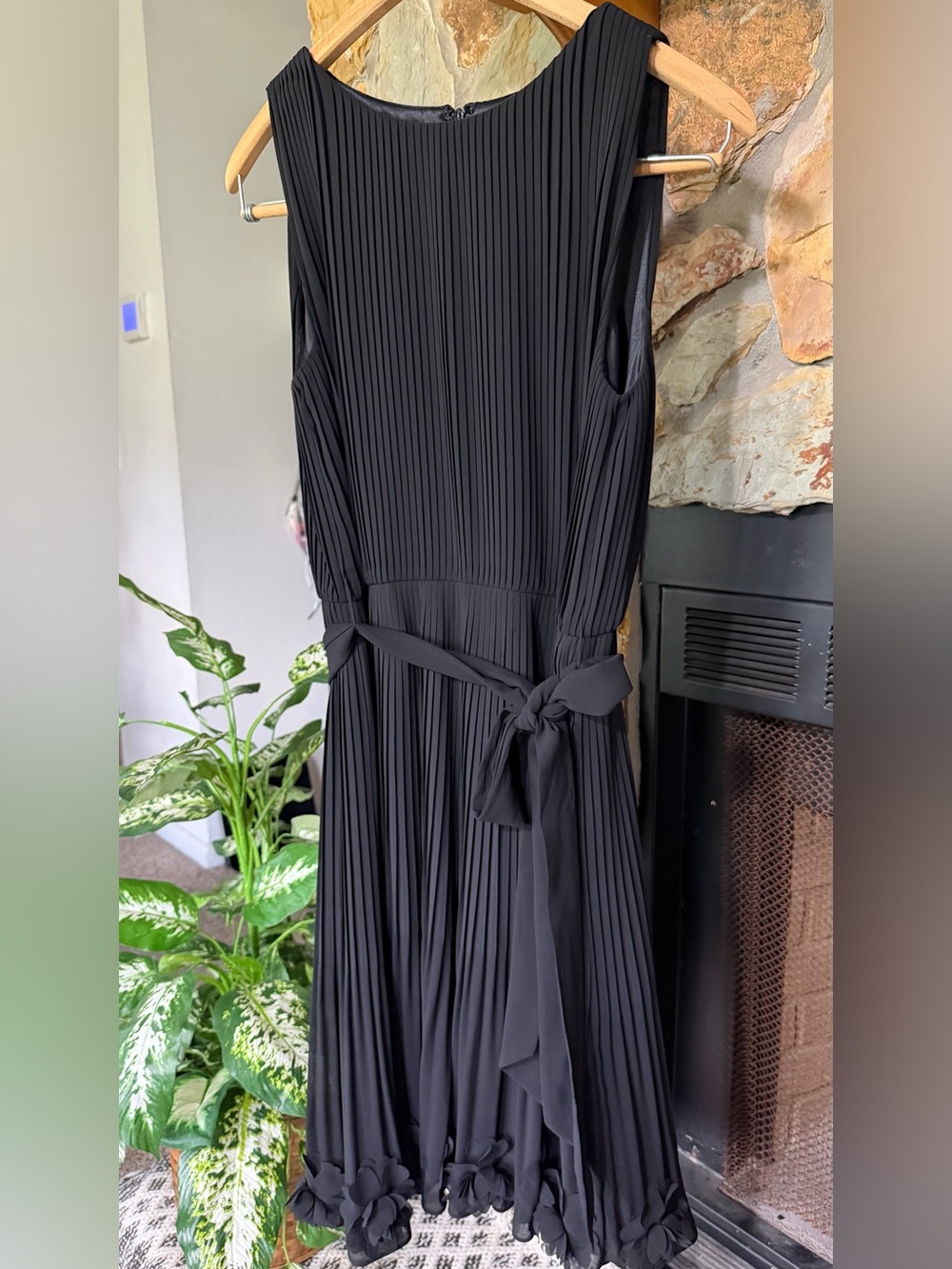 Alex Marie Black Pleated Sleeveless Tie-Waist Midi Dress with 3D Floral Hem